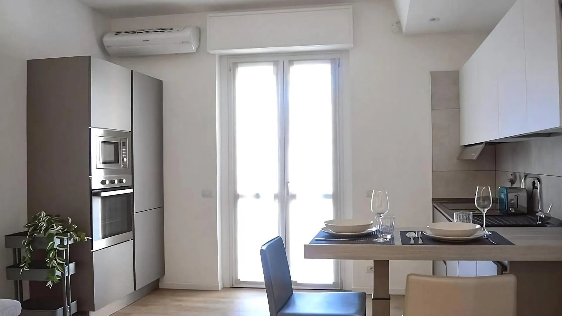 Apartment Visit Milano - Home Solution Italy
