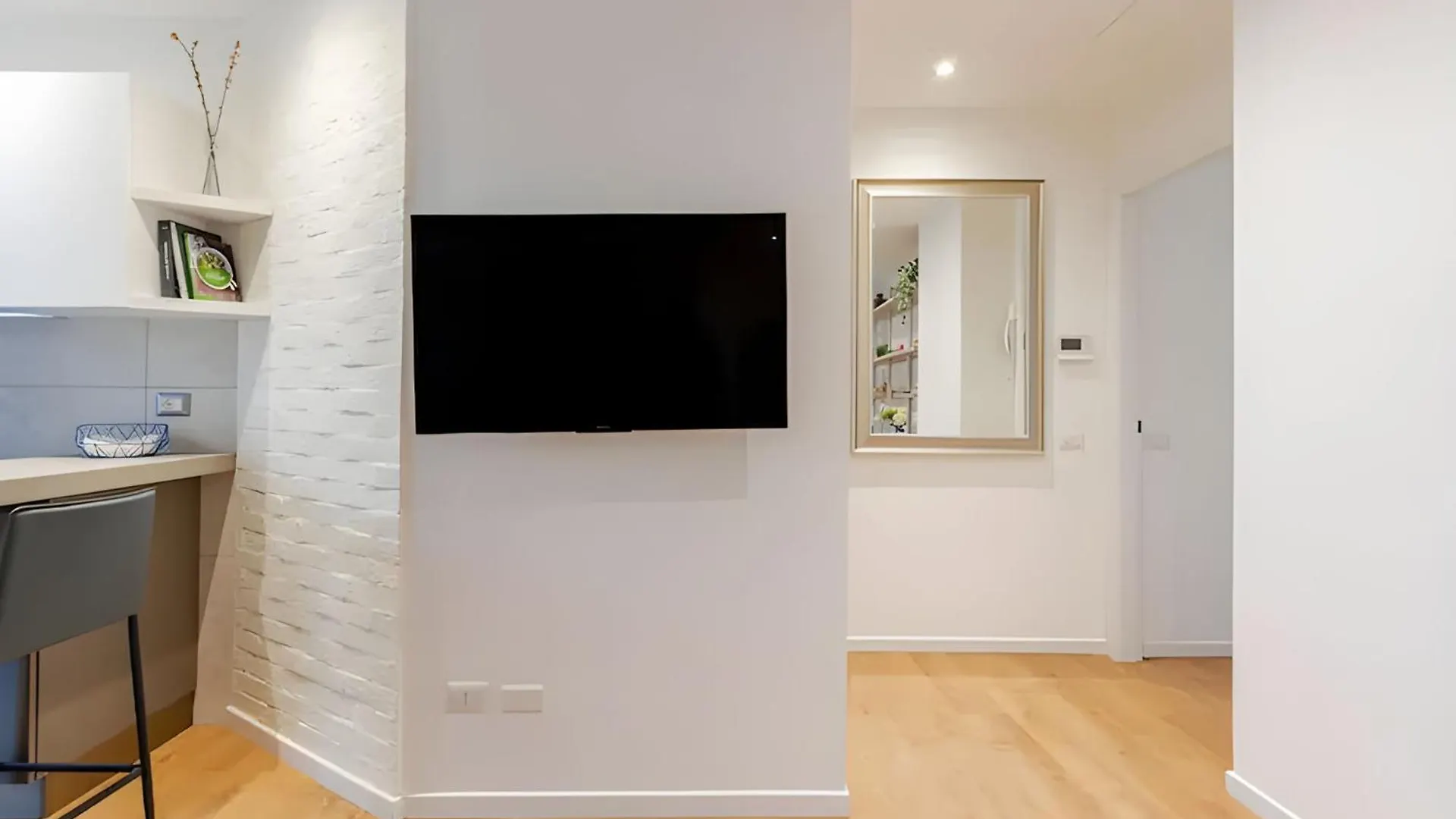 Apartment Visit Milano - Home Solution